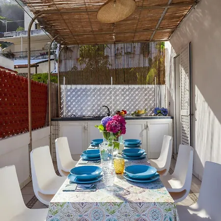 In With Sea-view Terrace Apartment